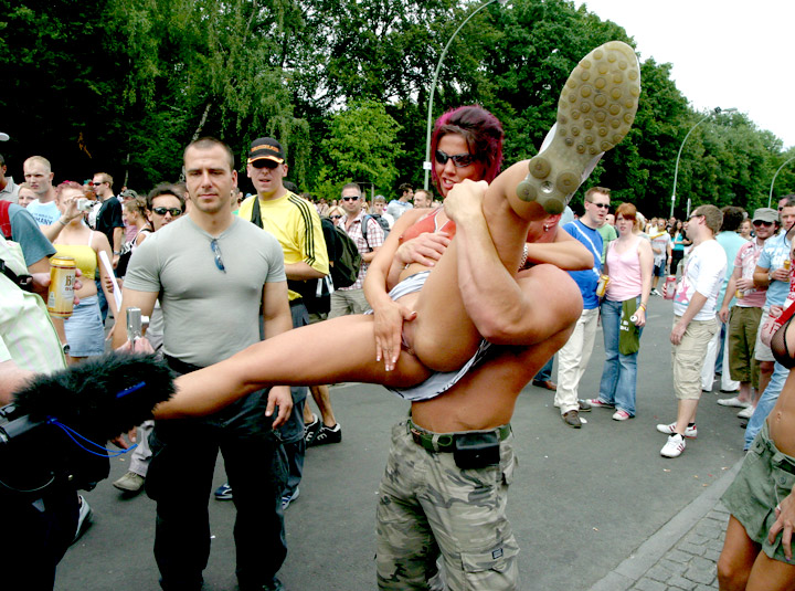 How to make a hot party even hotter... 14 of 16